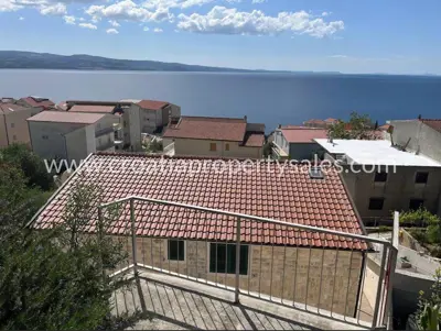 Stone house with apartments, Omiš, 891 m² and 200 m to the beach - 2