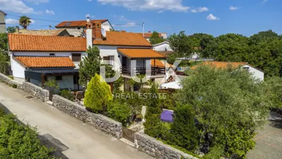 Haus 205 m², Vrbnik - beheizter Pool und Garten - 8