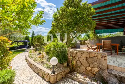 Haus 205 m², Vrbnik - beheizter Pool und Garten - 12
