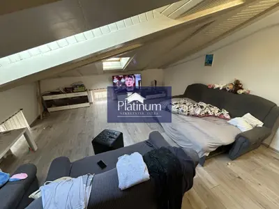Gebäude 300 m², Pula Centar - drei Wohnungen und Garage - 3
