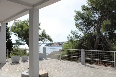 House for sale in Tisno, 384 m²