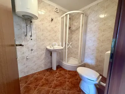 Apartment 79 m², Njivice - 3 bedrooms and terrace - 9