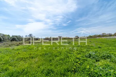 Građevinsko zemljište 9.487 m², Kanfanar - mirna lokacija - 6