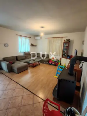 Haus 278 m², Vrsi - 3 Apartments und Hof mit Olivenbäumen - 11