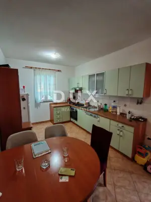 Haus 278 m², Vrsi - 3 Apartments und Hof mit Olivenbäumen - 13