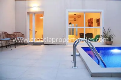 House, Otok Vis, garden and pool 800 m from the sea