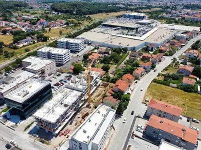 Pula! Mehrfamilienhaus, moderne Gebäude mit Aufzug, nahe dem Zentrum. S43 - 12