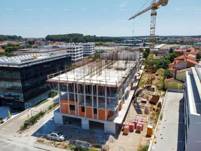 Pula! Mehrfamilienhaus, moderne Gebäude mit Aufzug, nahe dem Zentrum. S43 - 18