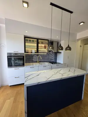 Mediteranski luksuz u Brodarici | Potpuno namješten stan uz more, 67 m²