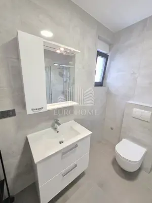 Mediteranski luksuz u Brodarici | Potpuno namješten stan uz more, 67 m² - 4