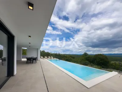 Villa 238 m², Umgebung von Krk - am Rand der Bauzone
