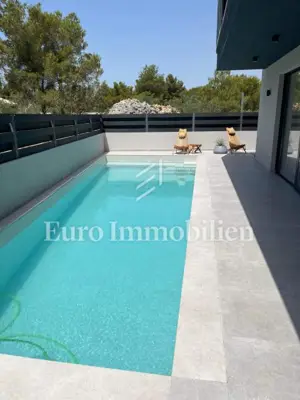 House for sale in Srima, 200 m² - 4