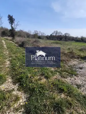 Landwirtschaftsfläche, Ližnjan - Šišan, Zufahrtsweg