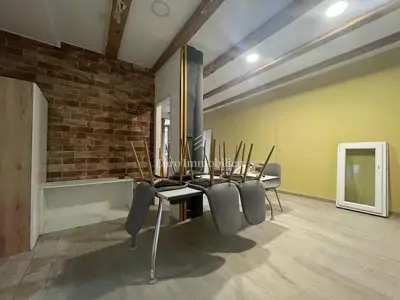 Kuća 162 m², Novalja centar - tri etaže i dvorište - 3