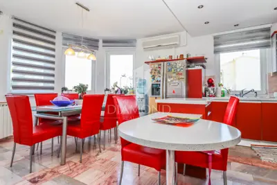 House for sale in Centar, 320 m² - 5