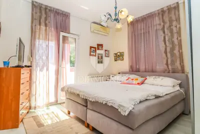 House for sale in Centar, 320 m² - 12