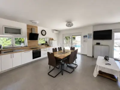 House for rent in Jakovici, 84 m² - 4