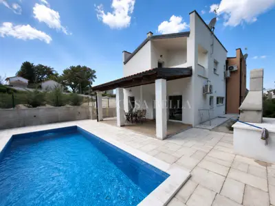 House for rent in Jakovici, 84 m² - 2