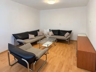 Kuća u Klani, renovirana i spremna za useljenje - 4
