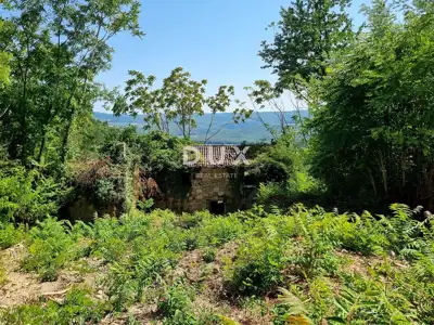 Building plot, Grožnjan - panoramic views and seclusion - 9