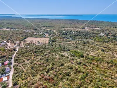 Poljoprivredno zemljište 21 486 m², Vodnjan-okolica, pristupni put - 2
