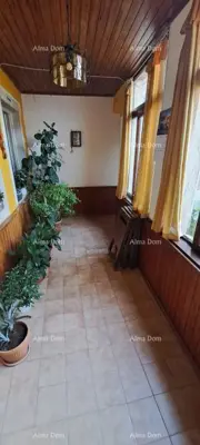 Kuća 300 m², Vodnjan - 4 sobe, garaža i dvorište - 4