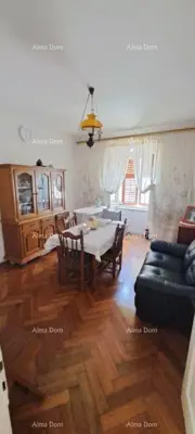 Kuća 300 m², Vodnjan - 4 sobe, garaža i dvorište - 8