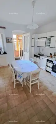 Kuća 300 m², Vodnjan - 4 sobe, garaža i dvorište - 5