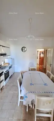 Kuća 300 m², Vodnjan - 4 sobe, garaža i dvorište - 6