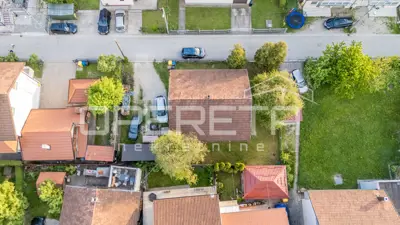 House 180 m², Sveta Klara - 4 parking spaces in the yard - 11