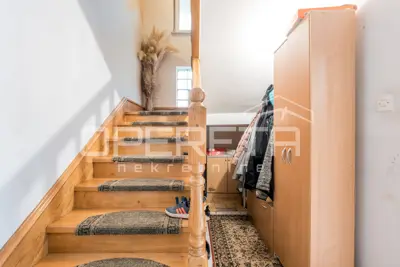 House 180 m², Sveta Klara - 4 parking spaces in the yard - 6