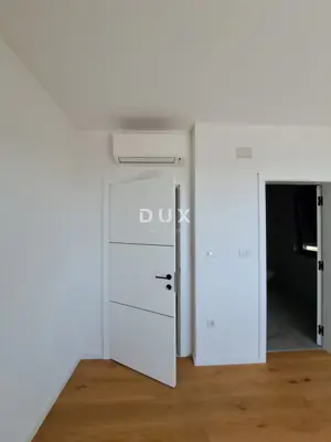 Apartman 64 m², Jakišnica - pogled na more i balkon - 14