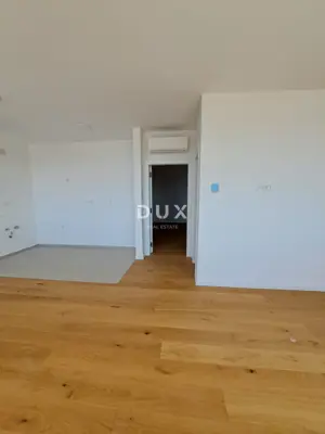 Apartman 64 m², Jakišnica - pogled na more i balkon - 8
