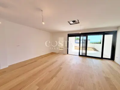Stan 69 m², Privlaka - 2 spavaće sobe, vrt i lođa - 5