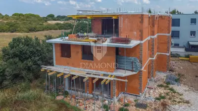 Penthouse 114 m², Štinjan - velika terasa i jacuzzi - 4