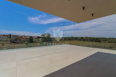Penthouse 114 m², Štinjan - velika terasa i jacuzzi - 9