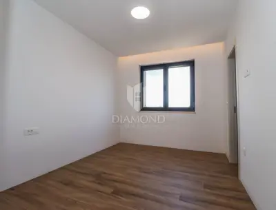 Penthouse 114 m², Štinjan - velika terasa i jacuzzi - 13