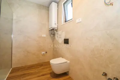 Penthouse 114 m², Štinjan - velika terasa i jacuzzi - 16