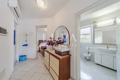 Haus 281 m², Vela Luka am Meer, 6 Apartments und Meerblick - 15