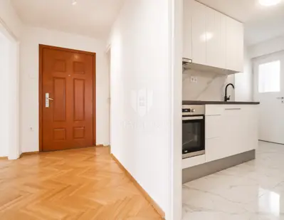 Commercial space 72 m², Donji grad, tram and center - 5