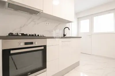 Commercial space 72 m², Donji grad, tram and center - 6