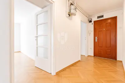 Commercial space 72 m², Donji grad, tram and center