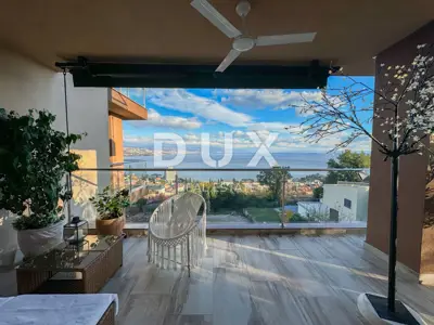Wohnung 78 m², Opatija - Centar, Pool und Meerblick