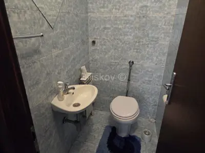 Zelenjak, trosoban stan površine 100 m² u kući, parking - 8