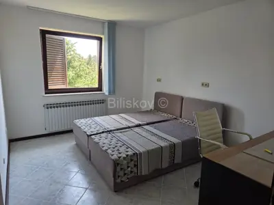Zelenjak, trosoban stan površine 100 m² u kući, parking - 5