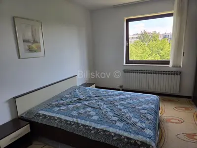 Zelenjak, trosoban stan površine 100 m² u kući, parking - 4