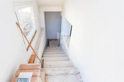 House 260 m², Rovinj - pool and parking spaces - 11