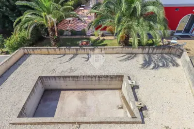 House 260 m², Rovinj - pool and parking spaces - 4