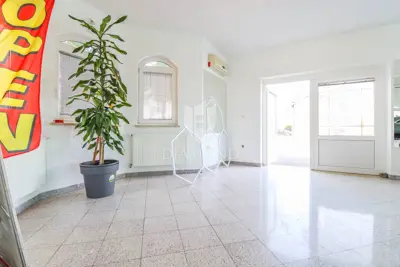 Zagreb! Sesvete! Attractive commercial space! - 2