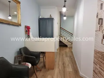 Haus und Apartment, Šibenik - Altstadt, 100 m vom Meer - 5
